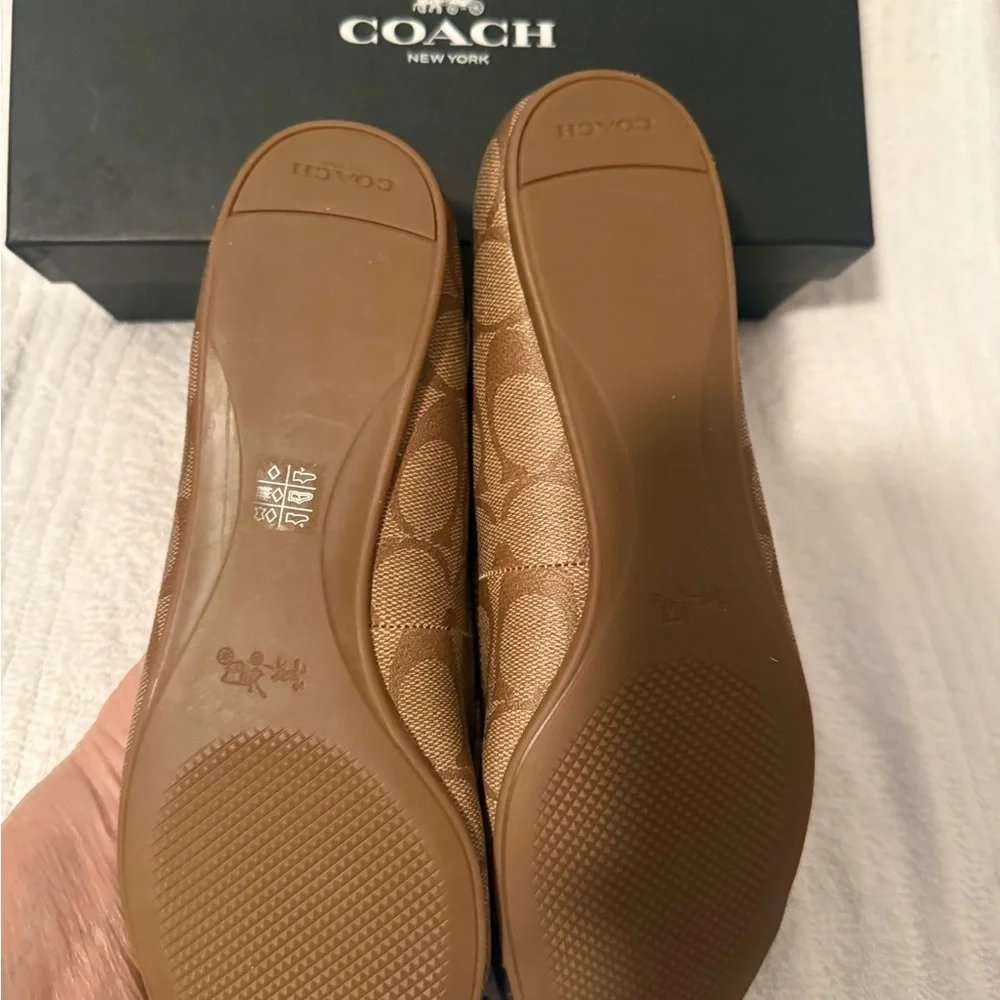 Coach Women's Brown and Tan Flats - Picture 2 of 3